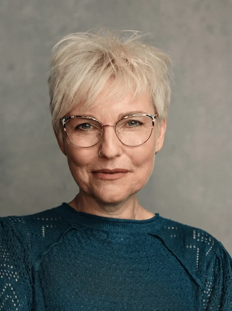 Olivia Mackinder, Psychosexual and Relationship Therapist